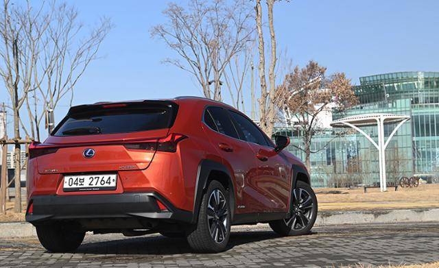 렉서스 UX 250h AWD 시승기