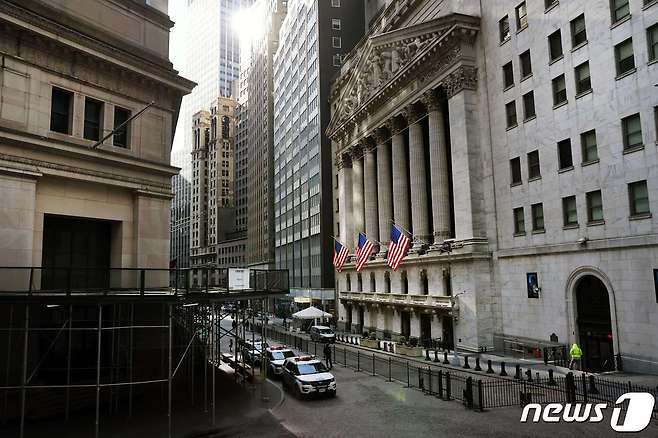 미국 뉴욕증권거래소(NYSE)가 위치한 월가 © AFP=뉴스1