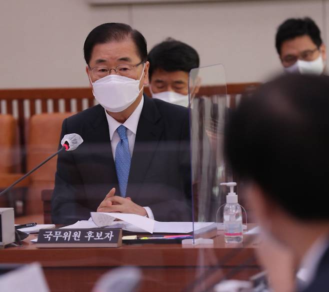 정의용 외교부 장관 후보자가 5일 국회 외교통일위원회에서 열린 인사청문회에서 질의에 답하고 있다. 국회사진기자단