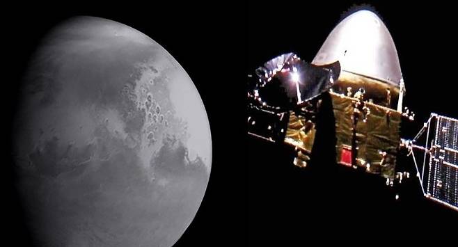 이번에 화성탐사선 톈원(天问) 1호가 촬영해 보내온 화성 이미지(좌측)와 우주선의 모습을 합성했다