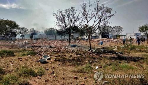 2월 12일 폭발사고가 발생한 인도 남부 타밀나두주의 폭죽공장 모습. [EPA=연합뉴스]