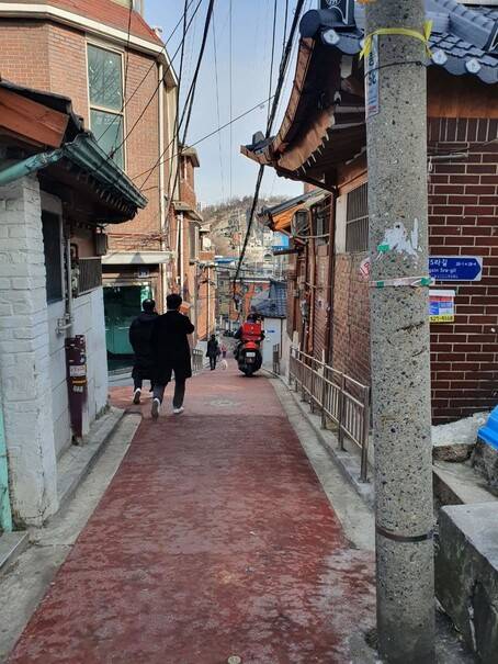 지난 1월 25일 찾은 도시재생 선도지역 1호 종로구 창신동의 모습. 골목길 상당수는 정비가 된 상태였다.