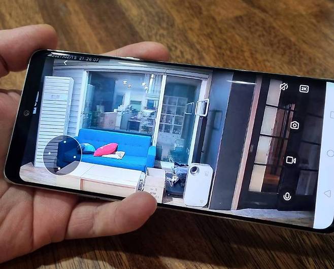 2K 화질이라 스마트폰으로 깔끔하고 선명하게 출력된다