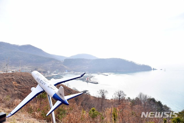 [부산=뉴시스] 부산 강서구 가덕도대항전망대에서 바라본 가덕신공항 건설추진 예정지.