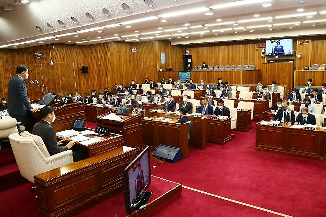 강원도의회 본회의 장면. 강원도의회 제공