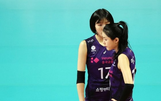 흥국생명의 쌍둥이 자매 이재영(왼쪽)과 이다영. 연합뉴스