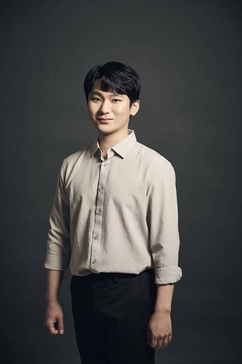강기둥이 음악극 ‘태일’로 1년 만에 무대에 복귀한다. 사진 = 플레이더상상