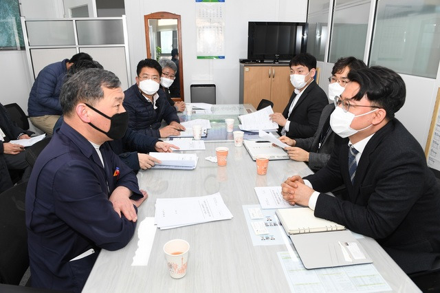 [부산=뉴시스] 부산시 오규석 기장군수는 19일 국토교통부를 방문해 동남권 방사선 의·과학 일반산업단지 일원의 ‘도심융합특구’ 지정에 대해 국토부 관계자들에게 협조를 요청했다. (사진=기장군 제공) *재판매 및 DB 금지