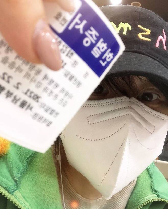 Actor Choi Kang-hee has had an event of good influence through Blood Donation certification.Choi Kang-hee wrote on his Instagram on February 22, No shooting. Blood donation today. Todays blood. Two months already. Happy.I want to do blood platelet donation, too. How is your vascular condition? and posted several photos.The photo shows Choi Kang-hee wearing a mask and a hat and taking a self-portrait with a Blood Donation certificate.Choi Kang-hee then shared information, adding, Platelet: Five days of expiration (for cancer patients and leukemia patients) Plasma: Drug development, etc. (for drug development due to corona these days) Blood loss: It is necessary for emergency patients who need traffic accidents or blood.Choi Kang-hee has been steadily winning the good influence with Blood Donation news.He was the first entertainer to receive the Blood Donation Merit, and donated bone marrow for children with leukemia in the past.The netizens who responded to this responded It seems so wonderful, I always support a wonderful move and I will be tired but it is great.Meanwhile, Choi Kang-hee is currently appearing on KBS 2TV drama Hello, its me! It airs every Wednesday and Thursday at 9:30 p.m.