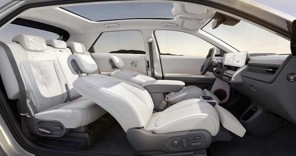 현대자동차가 23일 아이오닉 브랜드의 첫 전기차 '아이오닉 5'를 최초 공개했다./현대자동차 제공