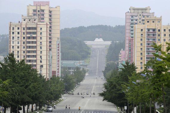 지난해 7월26일 신종 코로나바이러스 감염증(코로나19)과 관련해 전면 봉쇄한 북한 개성시 풍경. 뉴시스