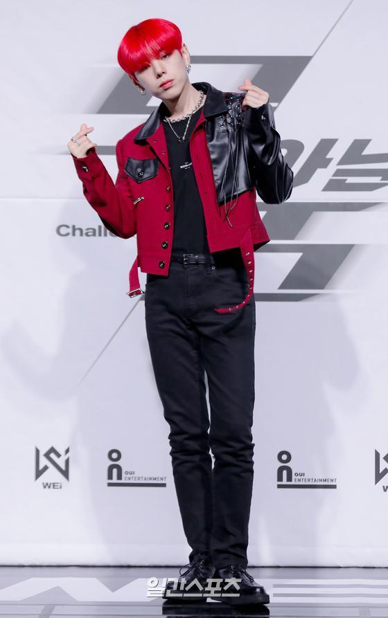 Group WEi Daehyun attends the second Mini album Identity: Challenge showcase, which will be broadcast live on Online on the afternoon of the 24th Days, and has photo time.
