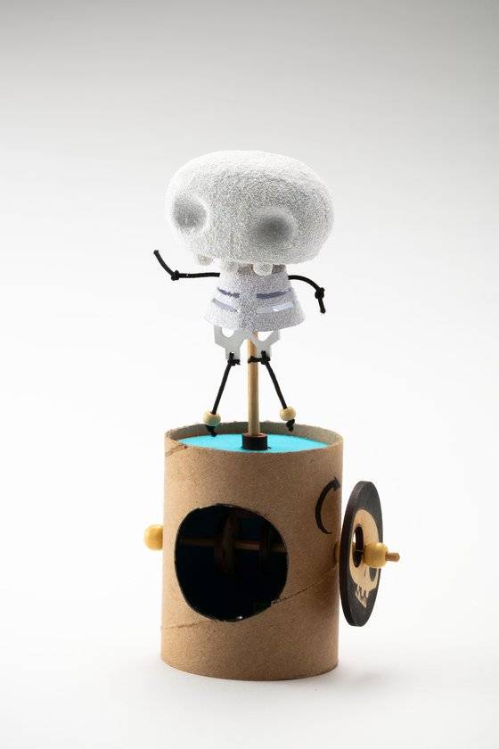 전시의 주인공이기도 한 골골이는 멕시코의 ‘죽은 자의 날’ 축제와 관련된 상징물 해골인형이다.