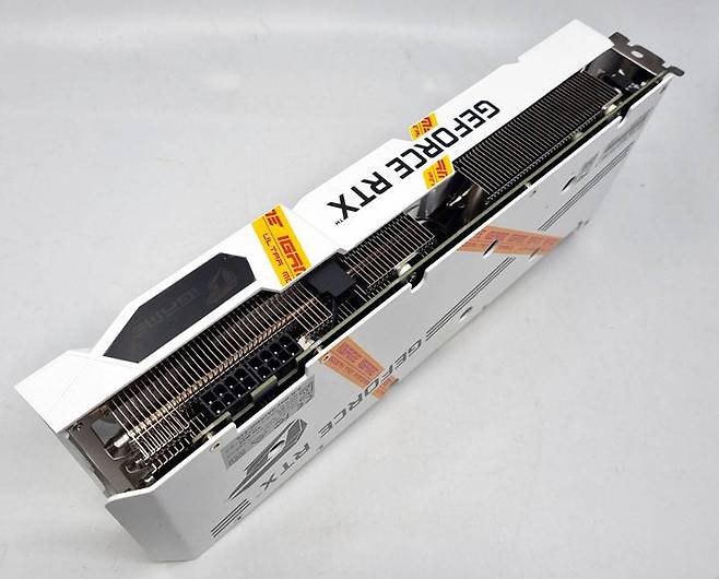 아이게임 지포스 3060 울트라 제품 상단