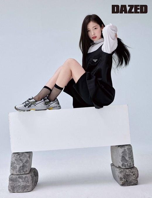 Group OH MY GIRL Arin pictorial has been unveiled.Magazine Days of Future Passed recently conducted a photo with OH MY GIRL Arin.In this photoreal, Arin has not only made his own transparent and clear charm, but also a cool and chic mood that he has not seen anywhere.Arin, who has been in a vacancy for a year since last years OH MY GIRL Sleeping, revealed his current situation through an interview after the pictorial.Ive been taking Acting lessons these days, and Ive started Pilates, and I cook, he said. As a singer, I think Im getting bigger and bigger about Acting.I want to show you more of the various aspects. In a hope that it will be done in 2021, he said, I hope that the fans will have more time with our Miracle, even by the end of the year.This spring, Arins more detailed picture and interview with the new season first can be found on the Days of Future Passed, homepage, Instagram, YouTube, etc.