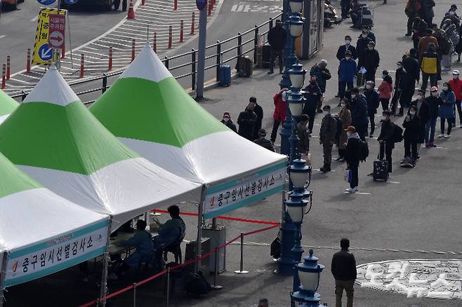 부산에서는 25일 오후 코로나19 추가 확진자가 발생하지 않아 누적 확진자는 3천203명이다.  박종민 기자