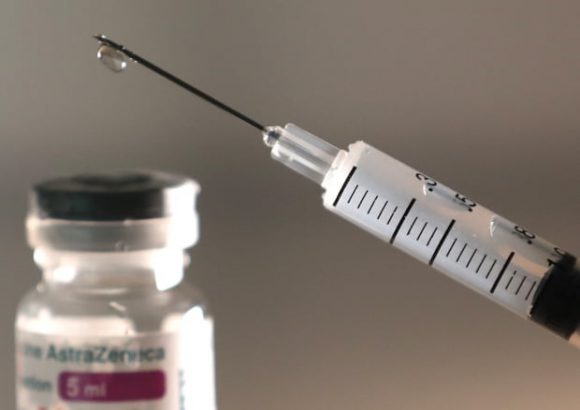 전날 아스트라제네카 백신에 이어 화이자 백신 접종도 오늘(27일)부터 시작됐다. 사진은 아스트라제네카 백신 자료 이미지. /사진=뉴스1