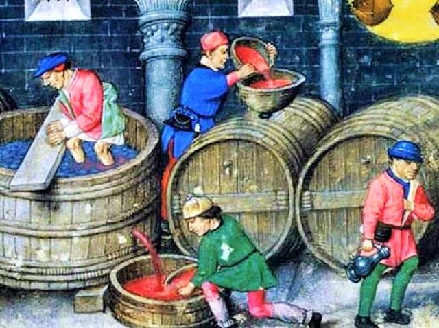 장 마리옹의 시력서(Livre d'Heures Jean Marion·1500)에 수록된 와인 양조 과정. 중세 와인 생산자들이 나무통에서 포도를 압착해 와인을 양조하고 있다.