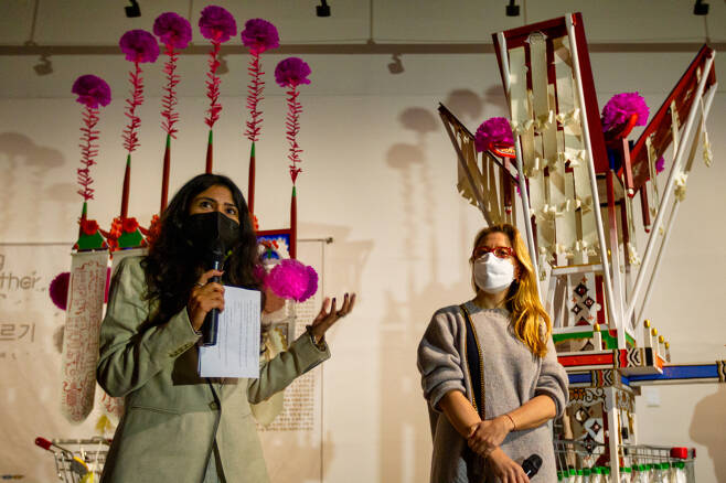 Gwangju Biennale artistic directors Natasha Ginwala (left) and Defne Ayas explain the theme of the biennale. (Gwangju Biennale Foundation)