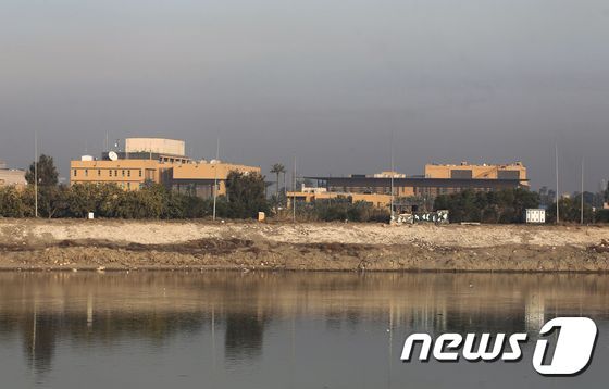 이라크 티그리스강 너머로 주미 이라크 대사관이 보인다. © AFP=뉴스1