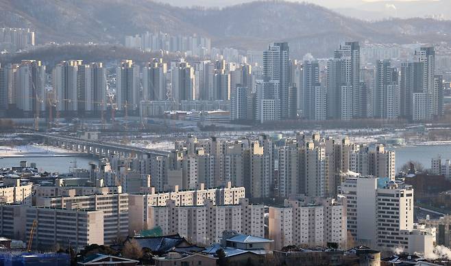 An aerial view of apartments in Seoul. (Yonhap)