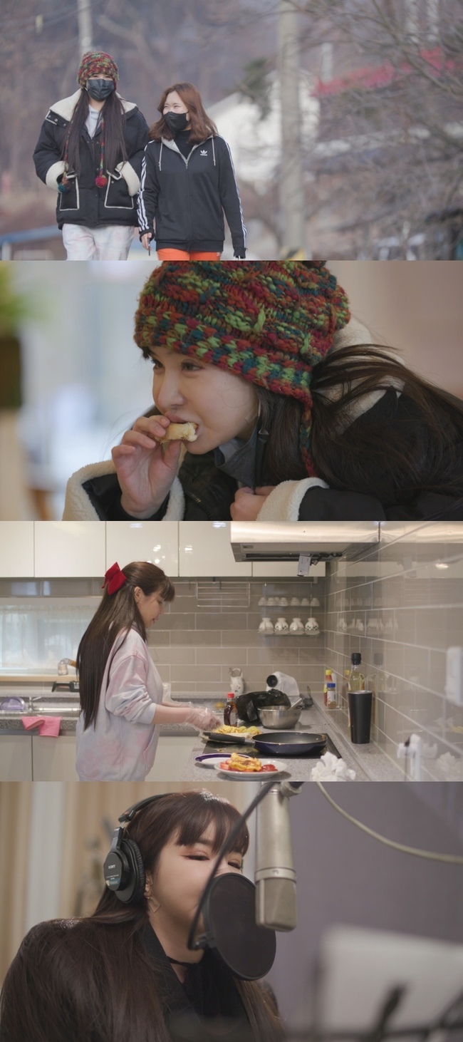 Ganghwa Islands life is revealed by singer Park Bom from Two Aniwon.On March 2, TVN On and Off will unveil Park Boms reverse Ganghwa Island power life, which is preparing for second spring.Park Bom catches the eye with a life of healing power.Park Bom will tell a diligent diary, revealing why he moved to Ganghwa Island to focus more on diet and solo albums.Park Bom is expected to emit infinite charm, such as smiling at his bangs while self-beauty like a habit.Park Bom, who started breakfast, will show storm food reminiscent of rabbits while eating lettuce pork, followed by Park Boms bread love moment to sympathize with bread.Park Bom, who is tempted by bread, is expected to laugh as the manager goes to the bathroom and deviates from the spy movie.Attention is focused on whether Park Bom succeeded in the adventure for bread.In addition, Park Bom will prepare a special gift for her neighbors mother who was like a family on this day.Park Bom challenges meringue with manual bubbles to create souffle oplets; Park Bom, who was running around the house and playing meringue, eventually became questionable (?)I started to sing, and the studio was laughing at the back door.Park Bom will show off his national treasure singing skills with emotional voice despite being tired of a harsh diet all day long.In the professional ON appearance that is completely different from the OFF appearance, all the studios are expecting and cheering for the new song.