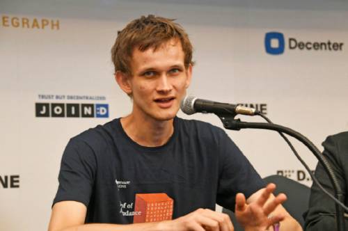 이더리움의 창시자 비탈리크 부테린이 지난 2019년 10월 디센터 등이 주최한 디파인 콘퍼런스에 참여해 이더리움의 향후 전망에 대해 이야기하고 있다.