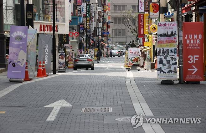 텅 빈 명동 거리 [연합뉴스 자료사진]