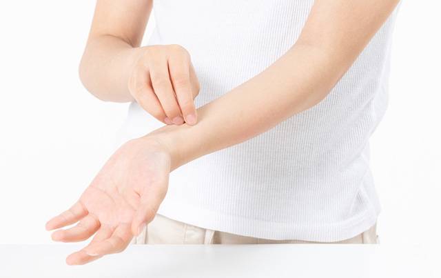 가려움증은 낮보다 밤에 심해지는 경향이 있다./사진=클립아트코리아