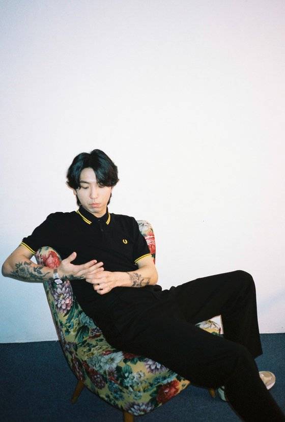 4일 첫 정규앨범 ‘많이 과장해서 하는 말’을 발표하는 가수 겸 프로듀서 구름. [사진 블루바이닐]