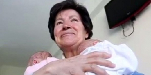 4년 전인 65세 때 쌍둥이를 출산한 스페인 여성