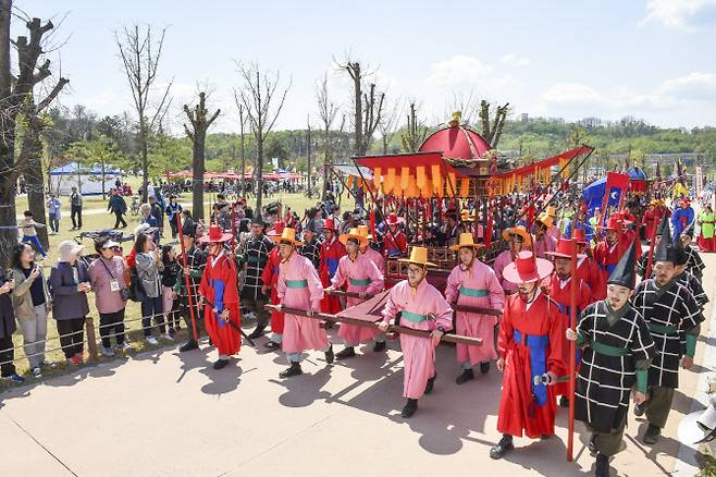 ‘회암사진 왕실축제’ 중 어가행렬 장면.(사진=양주시 제공)