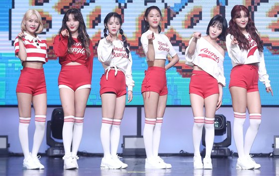 6인조 시절 AOA. 유나, 예정, 지민, 설현, 민아, 찬미 [중앙포토]