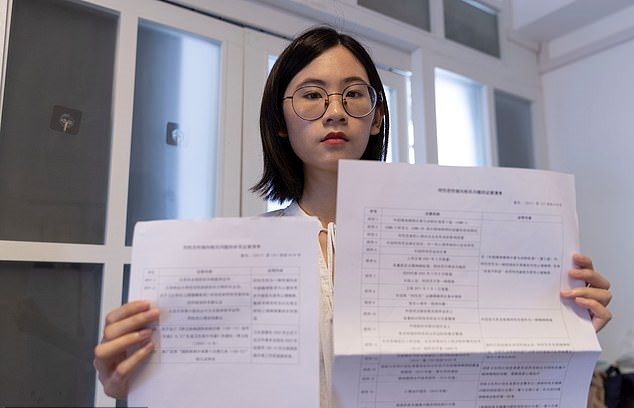 동성애는 정신적 질환이라고 기술한 책을 출판한 출판사를 상대로 소송을 제기했으나 패소한 중국 대학생