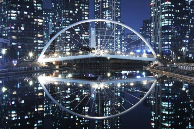 화려하고 로맨틱한 송도 센트럴파크 야경. ⓒ박준규