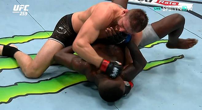 그라운드에서 체급 차이를 보여준 얀 블라코비치(위). SPOTV NOW 제공