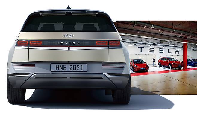 아이오닉5 /사진제공=현대자동차, 테슬라 전용 충전시설 /사진=로이터