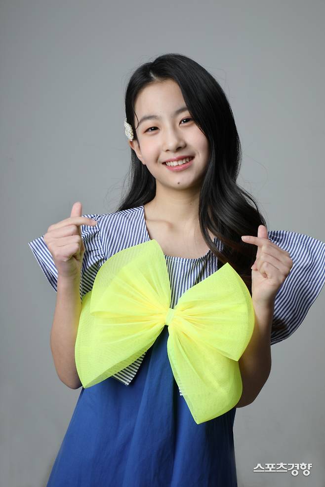 ‘트롯전국체전’ 오유진이 5일 오후 스포츠경향과의 인터뷰에 앞서 다양한 포즈를 선보이고 있다. ‘프린세스’ 오유진은 남다른 끼와 실력으로 많은 사랑을 받으며 기대를 모으고 있다./박민규 선임기자