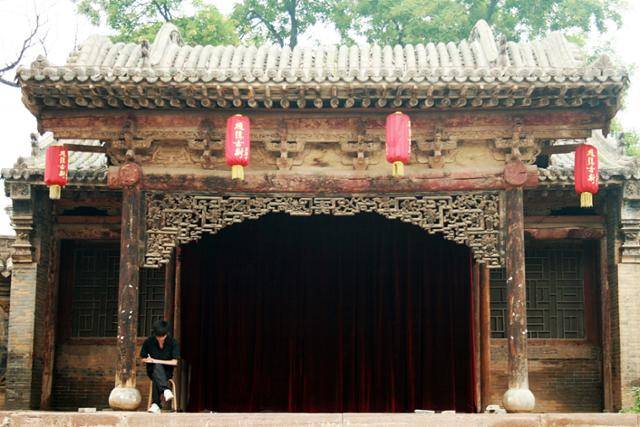허우거우고촌의 옛날 무대인 고희대. ⓒ최종명
