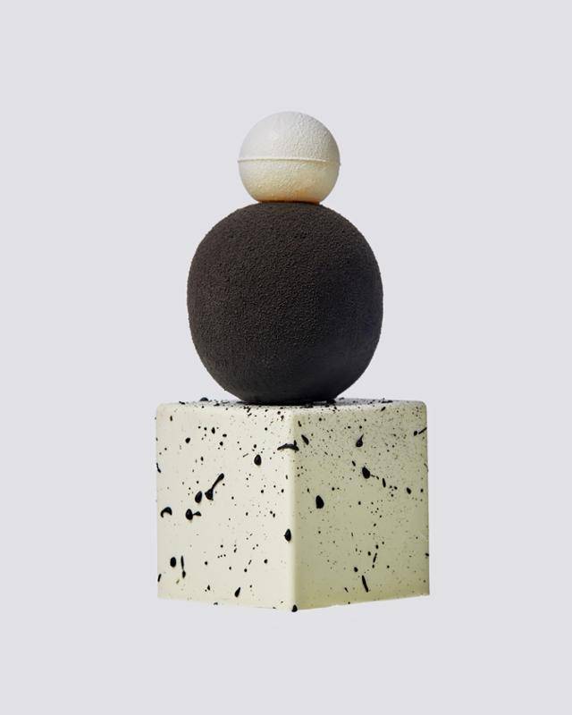 서울 압구정동 '누데이크'의 '트로피 케이크'. 젊은 세대들에게 디저트는 새로운 영감을 주는 예술작품이기도 하다. 누데이크 제공