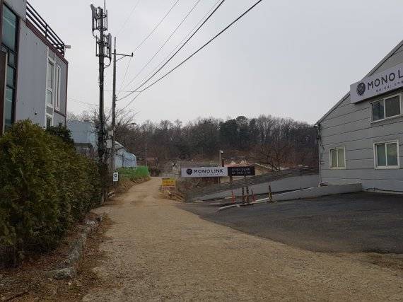 정부 2·4공급대책 이후 수도권의 2차 신규택지 후보지로 거론되고 있는 경기도 과천 주암의 한 임야. 이 일대 임야는 최근 거래가 이뤄지는 등 투자 문의가 늘고 있다. 사진=박소연 기자