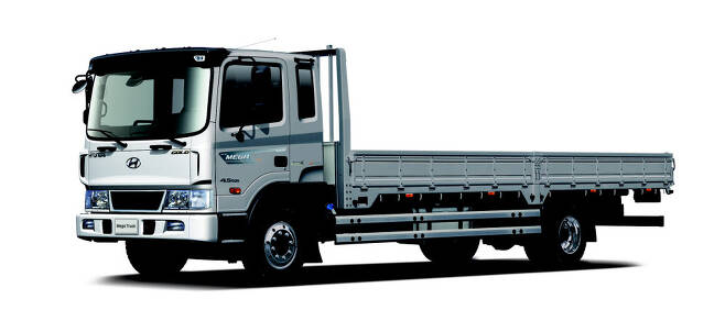 현대차가 단종 예정인 중형 트럭 모델 메가트럭.