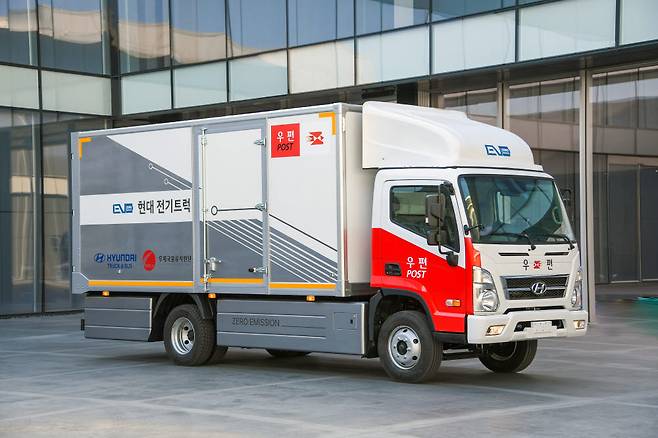 올해 7월부터 우체국 물류 차량으로 시범 운행에 들어갈 현대차 마이티 전기트럭.