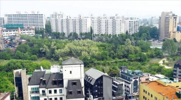 환경영향평가를 끝내고 연내 착공 예정인 서울 용산구 이태원동 옛 유엔군사령부 부지. 한경DB