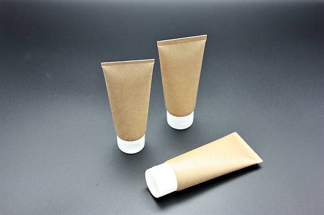 A sample of Amorepacific‘s paper tube packaging made with its patented technology. (Amorepacific)