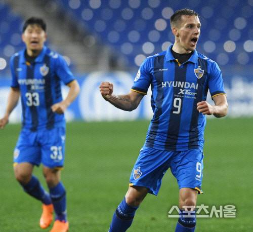 오르샤가 지난해 4월 울산의 유니폼을 입고 2018 아시아축구연맹(AFC) 챔피언스리그 경기를 치르고 있다. 울산ㅣ김도훈기자 dica@sportsseoul.com