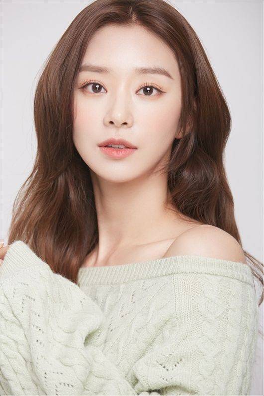 이주빈은 극중 화장품 브랜드 창업주의 손녀이자 포토그래퍼 ‘이효주’로 분했다. 제공ㅣ에스더블유엠피