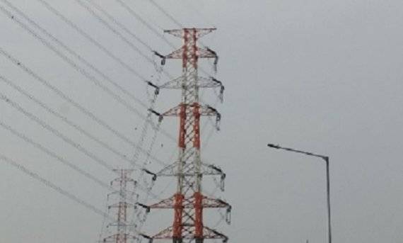 지난 17일, 한전의 동해안~신가평간 500kV HVDC 초고압 송전선로 건설사업 관련, 제12차 입지선정위원회가 서부구간 경과대역을 결정 관련, 통과지역 군민간들의 당양한 의견이 분분하다. 사진은 기사내용과 관련없음.