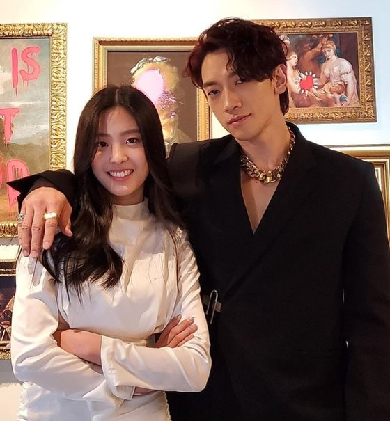 Singer and Actor Rain have released a two-shot with his agency rookie Actor Ye Ju.Rain (real name Rain) posted three photos on her SNS on Tuesday, with the words With Ye Ju!!! First shot: Love a lot, Actor Ye Ju.In the open photo, Rain is radiating charisma with his arm on Ye Jus shoulder, with the warm Rain jewel chemistry of the pair catching the eye.Rain introduced Ye Ju as the first recruitment actor of Rain Company, which he founded last October.Ye Ju, who was born in 2004 and turned 18 this year, acted as a number of advertising models ahead of debut.Meanwhile, Rain has two daughters under her belt, Actor Kim Tae-hee and marriage in 2017.On the 16th, he released his first mini album Do not Hail and produced a boy group siper that debuted the music industry.