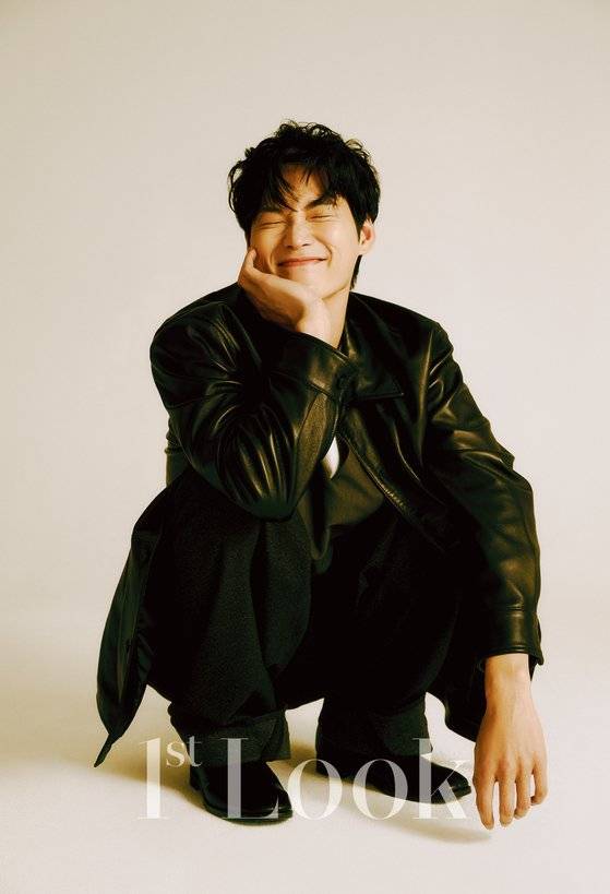 윤지온